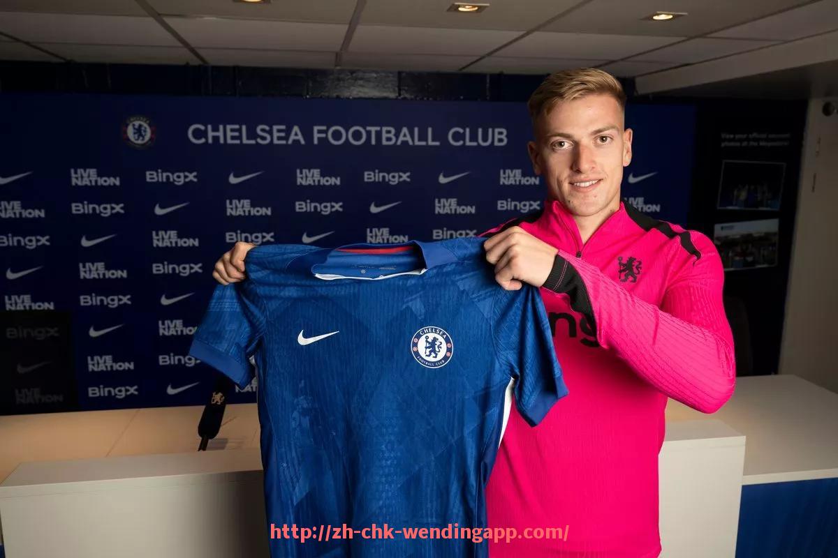 问鼎娱乐官网-火箭队与猛龙队2016年比赛精彩回顾及赛况分析